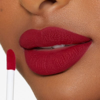 KYLIE JENNER Matte Lipstick & Lip Liner مجموعة أحمر الشفاه من كايلي جينير