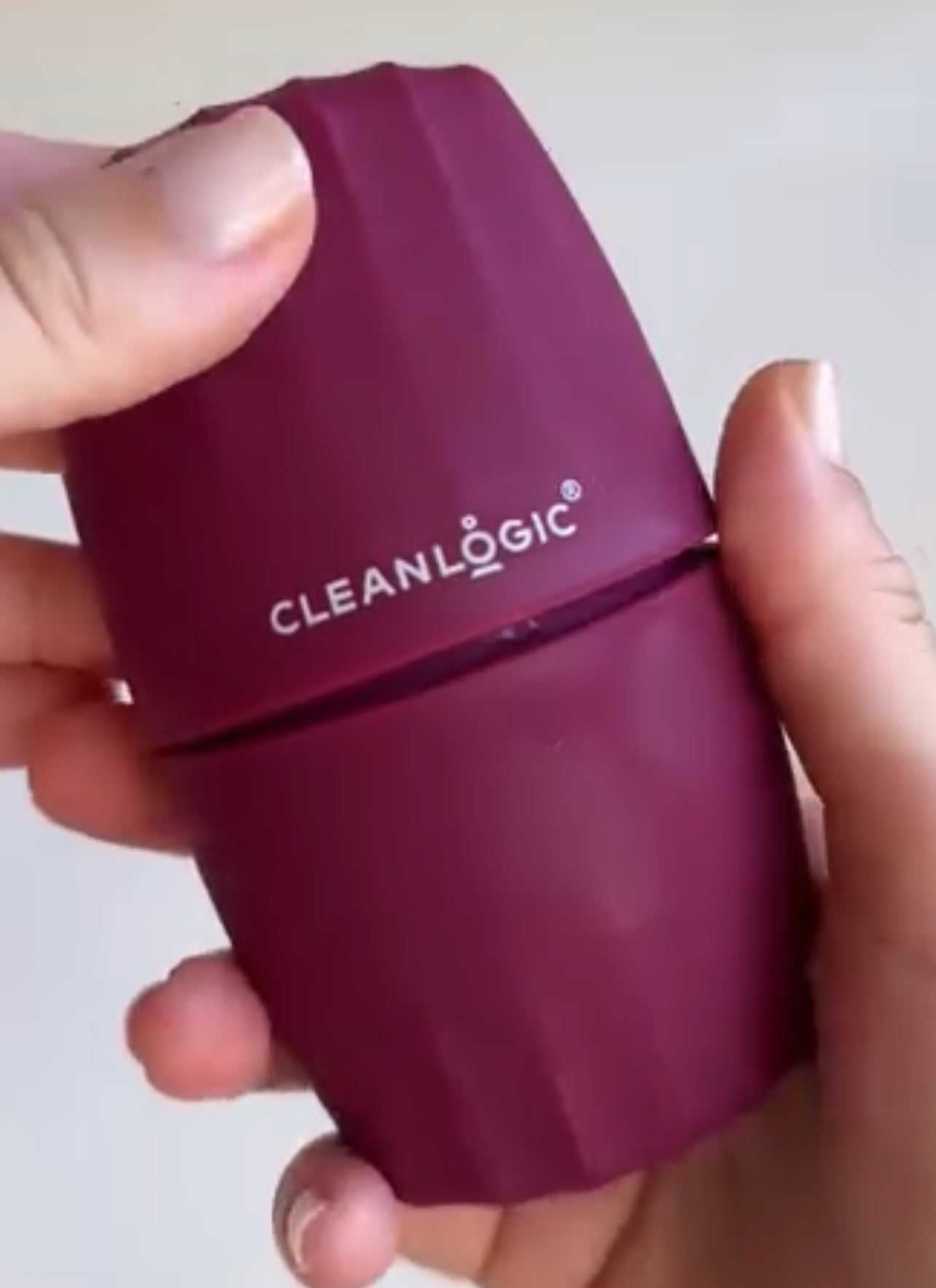 Cleanlogic Facial Ice Roller اداة المساج بالتبريد من كلين لوجك