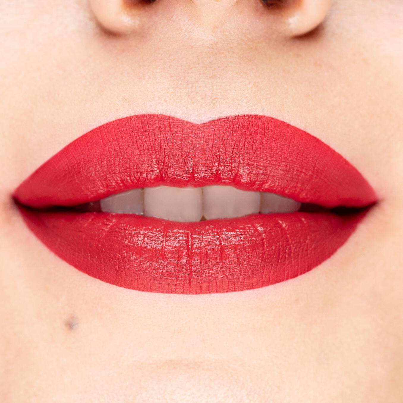 NYX Matte Liquid Lipsitck Lingerie XXL أحمر شفاه سائل مطفي من نيكس