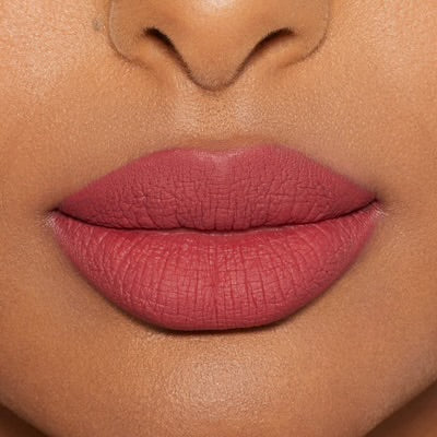 KYLIE JENNER Matte Lipstick & Lip Liner مجموعة أحمر الشفاه من كايلي جينير