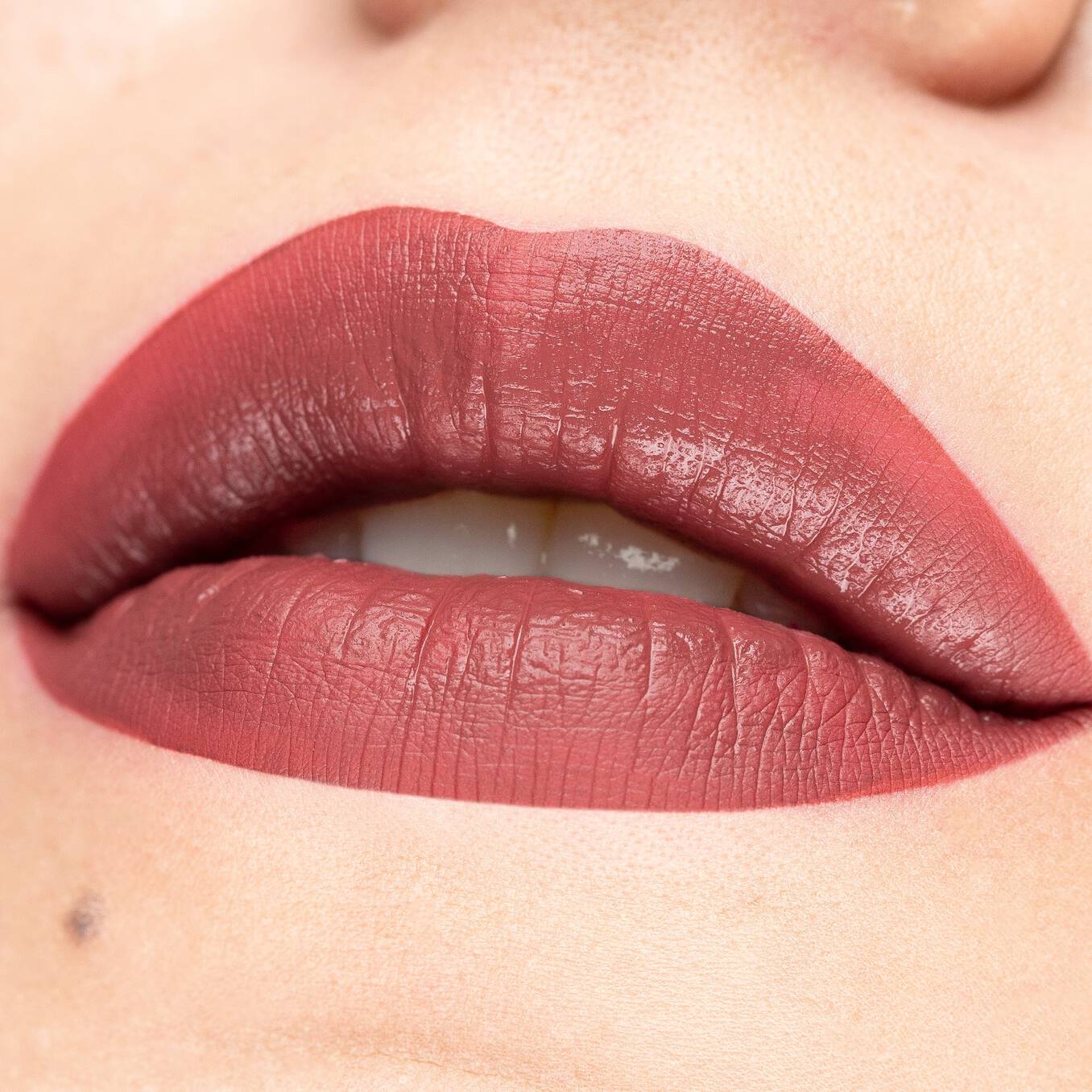 NYX Matte Liquid Lipsitck Lingerie XXL أحمر شفاه سائل مطفي من نيكس