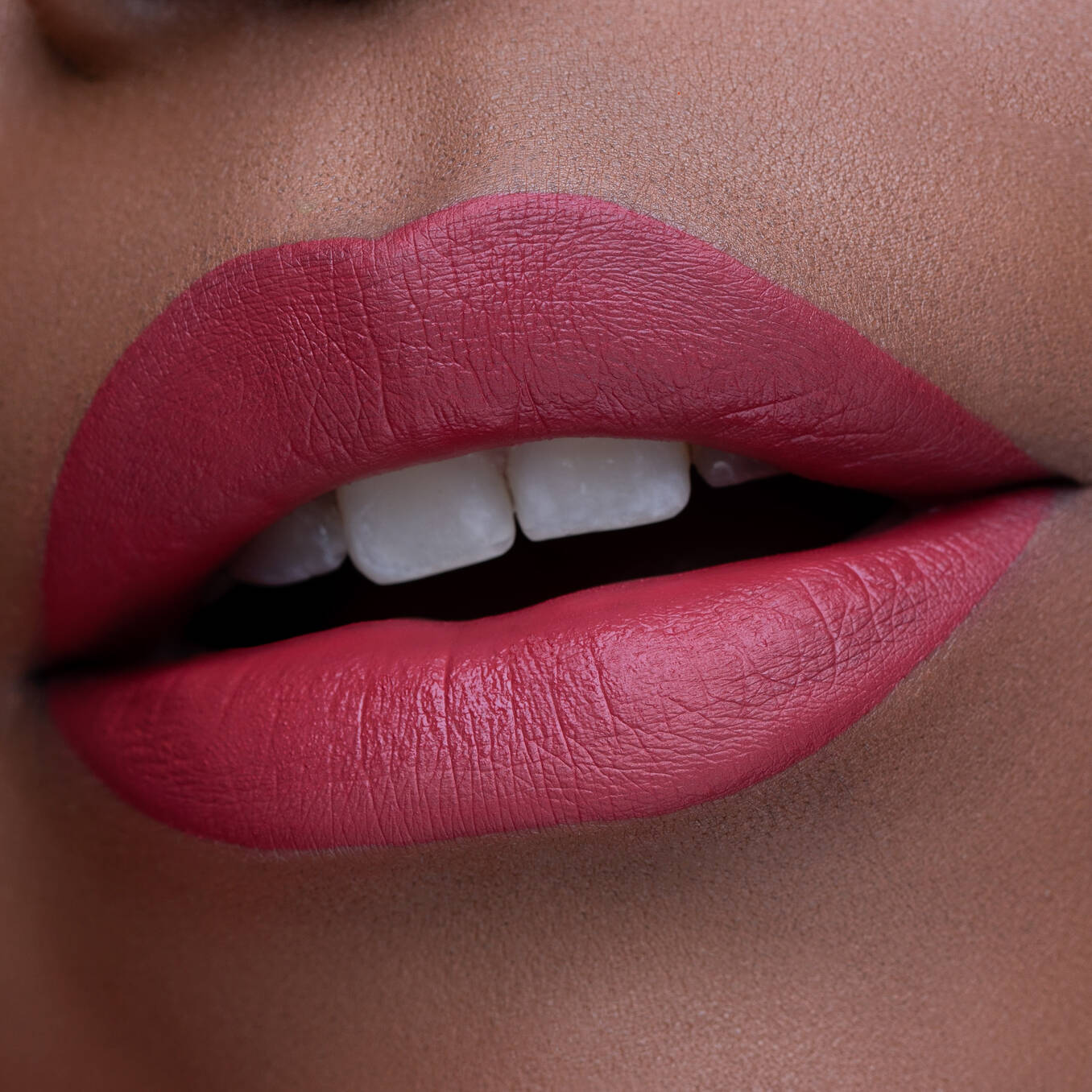 NYX Matte Liquid Lipsitck Lingerie XXL أحمر شفاه سائل مطفي من نيكس