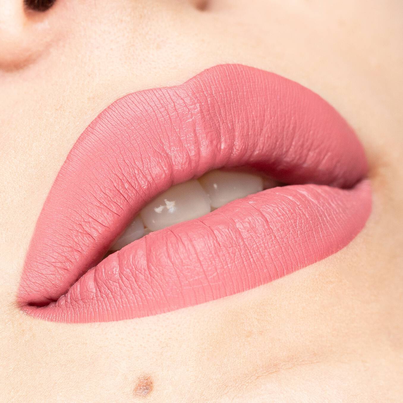 NYX Matte Liquid Lipsitck Lingerie XXL أحمر شفاه سائل مطفي من نيكس