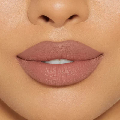 KYLIE JENNER Matte Lipstick & Lip Liner مجموعة أحمر الشفاه من كايلي جينير