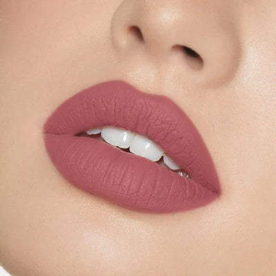 KYLIE JENNER Matte Lipstick & Lip Liner مجموعة أحمر الشفاه من كايلي جينير