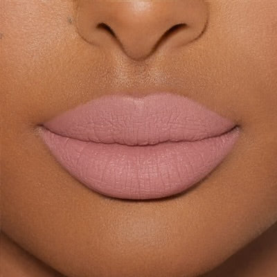 KYLIE JENNER Matte Lipstick & Lip Liner مجموعة أحمر الشفاه من كايلي جينير