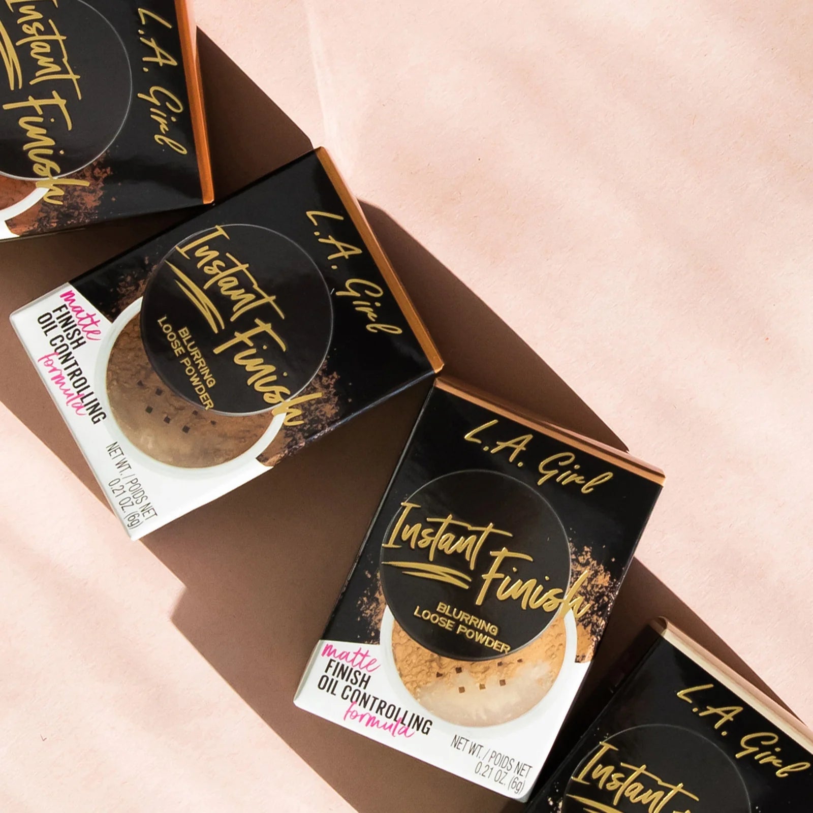 LA GIRL Instant Finish Blurring Loose Powder Oil Controling لوس باودر التحكم بدهون البشرة