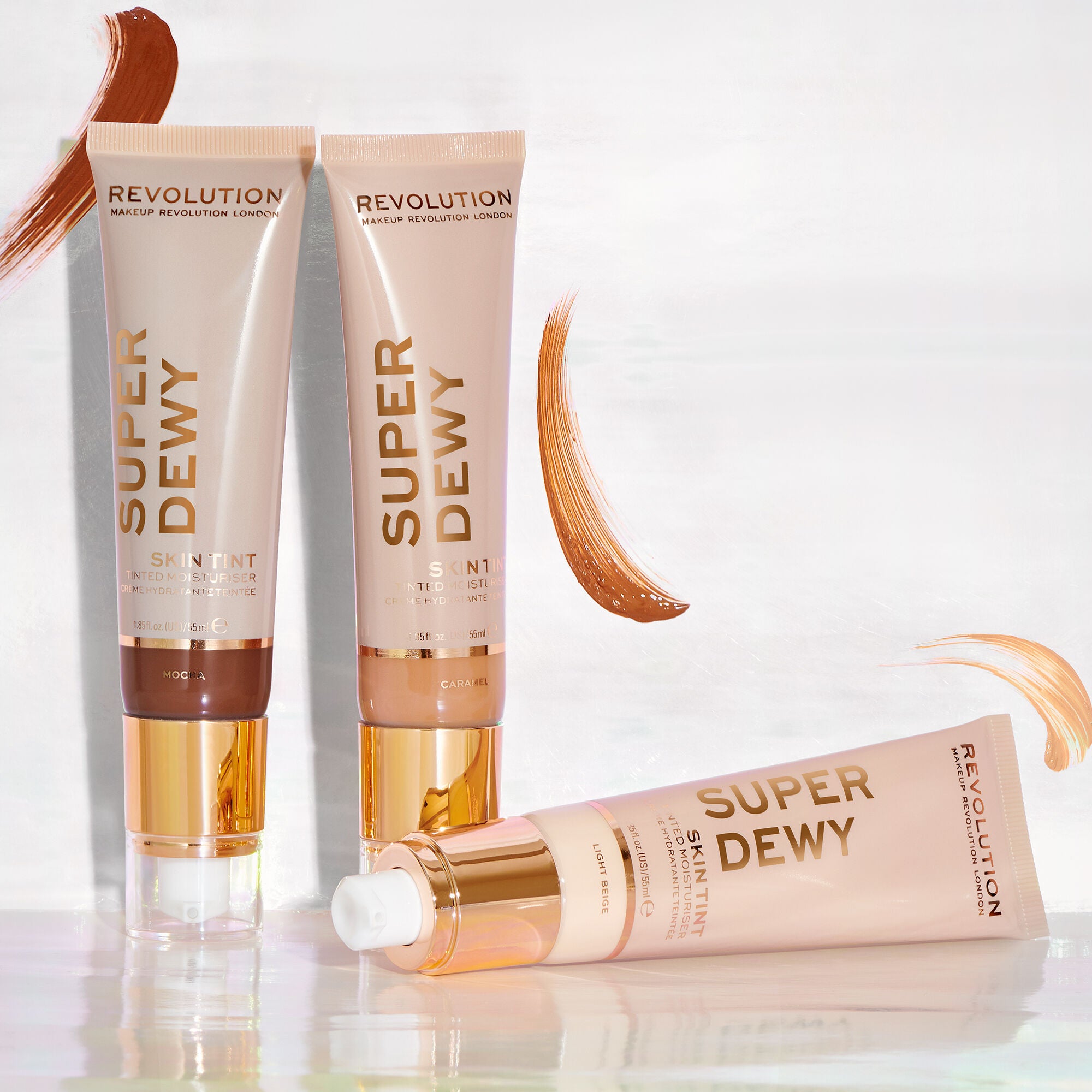 REVOLUTION Superdewy Tinted Moisturizer Skin Tint تنت البشرة المرطب من ريفلوشن