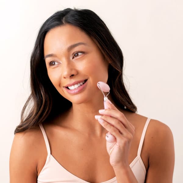 PLUM BEAUTY Rose Quartz Facial Roller 2 Sided اداة تدليك الوجه