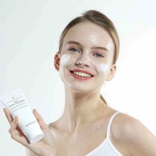 MEDICUBE RED FOAM CLEANSER 2020 غسول رغوي بالساليسيلك اسد من ميدكيوب