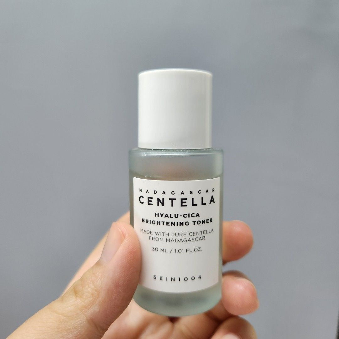 SKIN 1004 centella hyalu cica brightening toner تونر عالي الترطيب