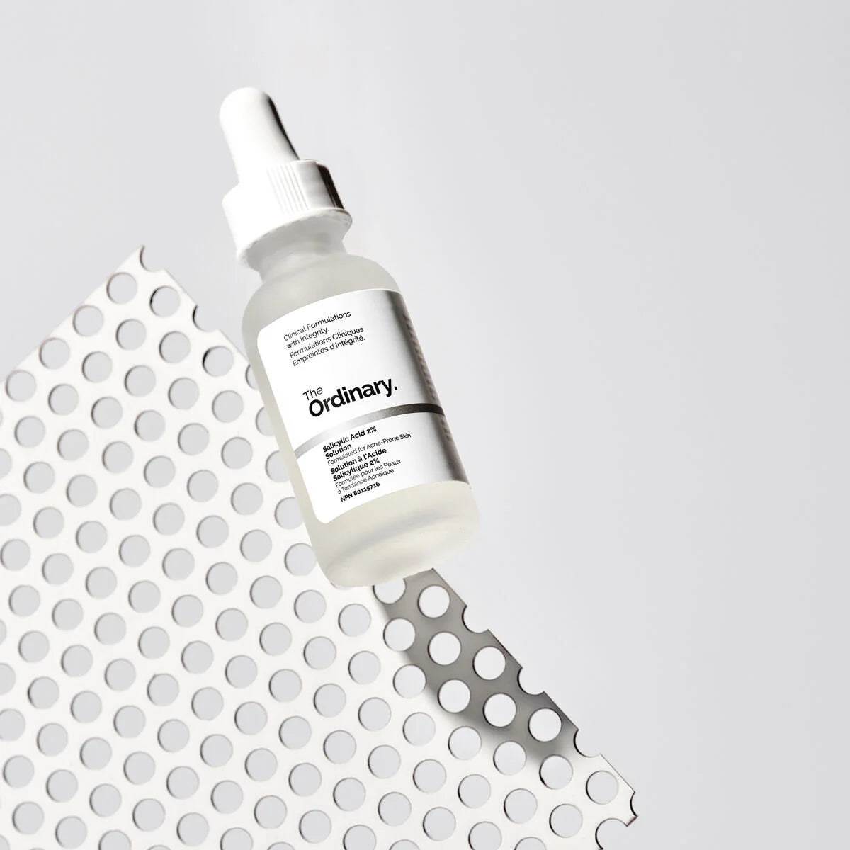 THE ORDINARY saliclyc Acid 2% solution formulated for acne pron skin  سيروم السالسيليك اسد لعلاج الحبوب من ذا اورديناري