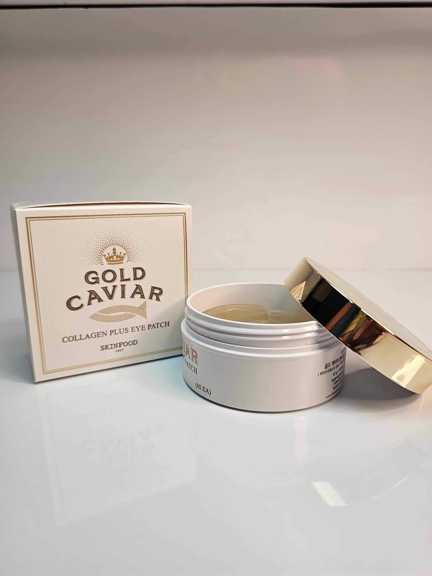 SKINFOOD Gold Caviar Collagen Plus Eye Patch  شرائح العين بالذهب والكافيار من سكنفود