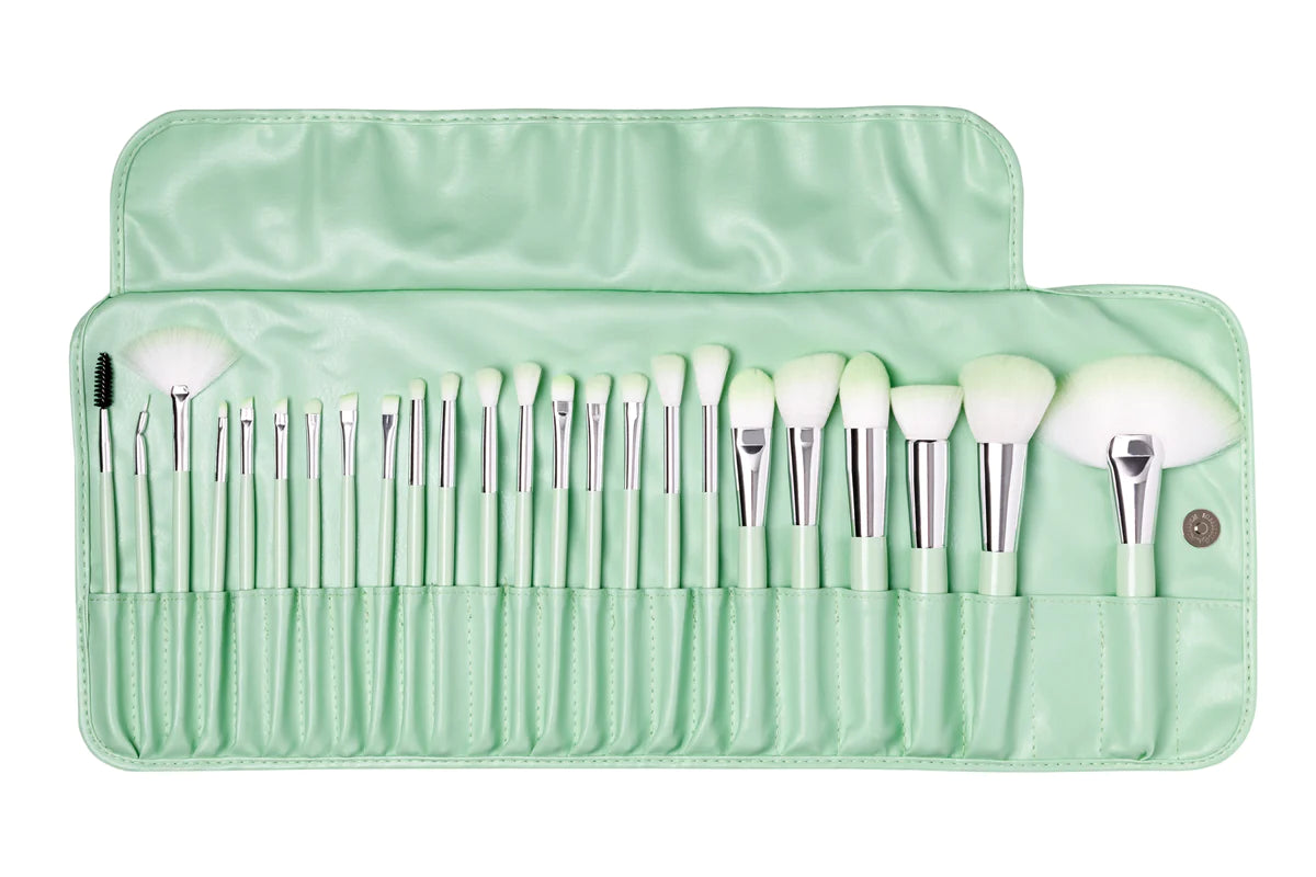 BEAUTY CREATIONS Lime Party 24 Pc Brush Set مجموعة فرش المكياج ٢٤ قطعة