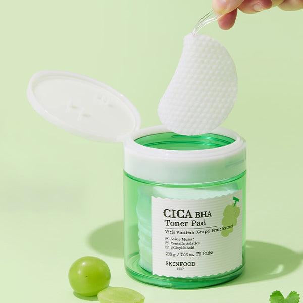SKINFOOD SHINE MUSCAT Cica BHA 0.2% Toner Pad وسائد تونر لتقليص المسام وموازنة الدهون