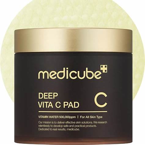 MEDICUBE Deep Vita C Pad Vitamin Water Niacinamide 2% 70 Pads