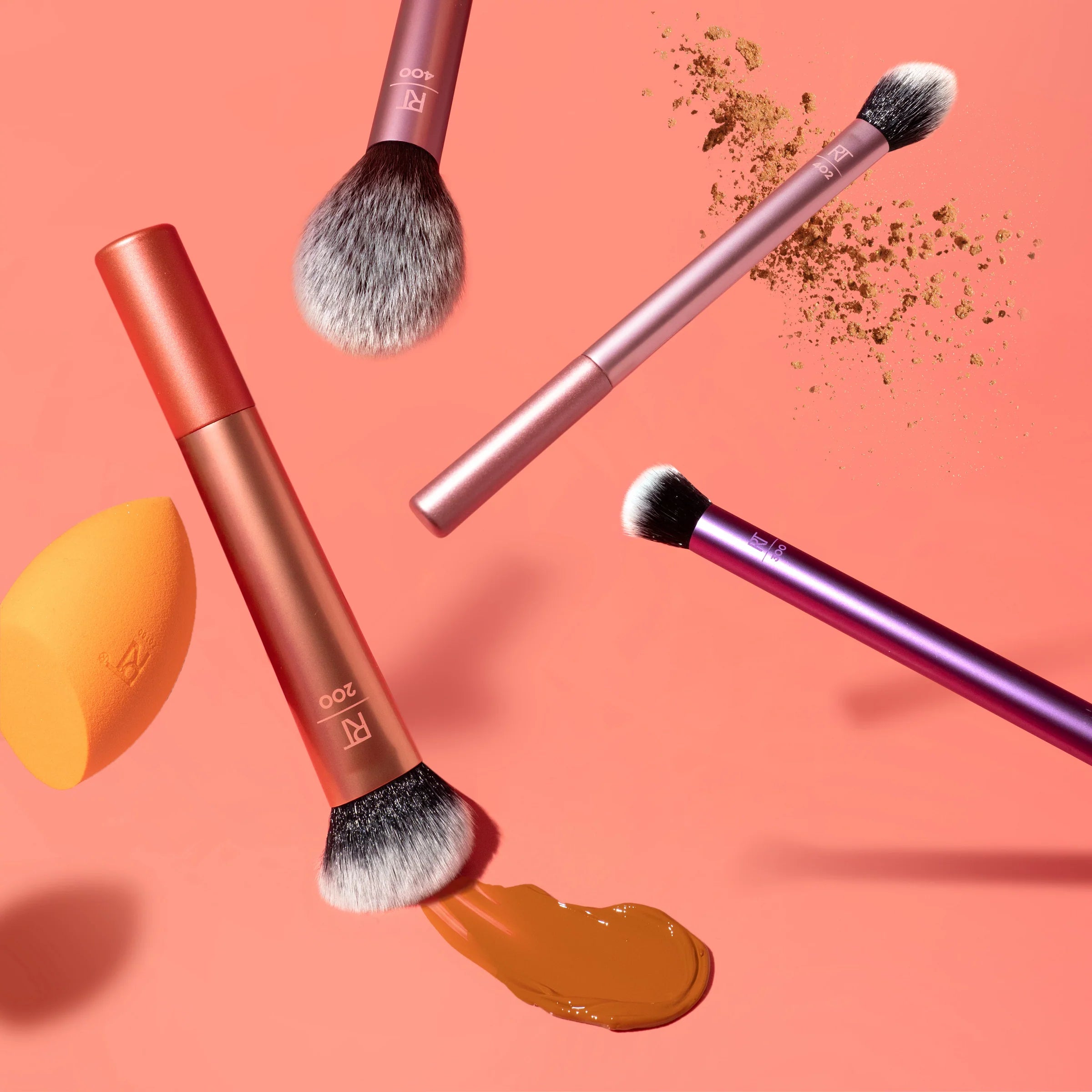 REAL TECHNIQUES Everyday Essentials For Blush + foundation + shadow + highlighter + concealer مجموعة الفرش الاساسية للمكياج من ريل تيكنيك