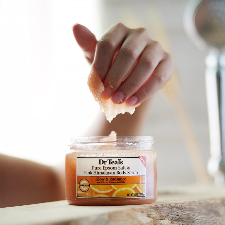 DR TEAL’S Pink Himalayan Salt Body Scrub Glow & Radiance with Citrus Essential Oils  مقشر الجسم